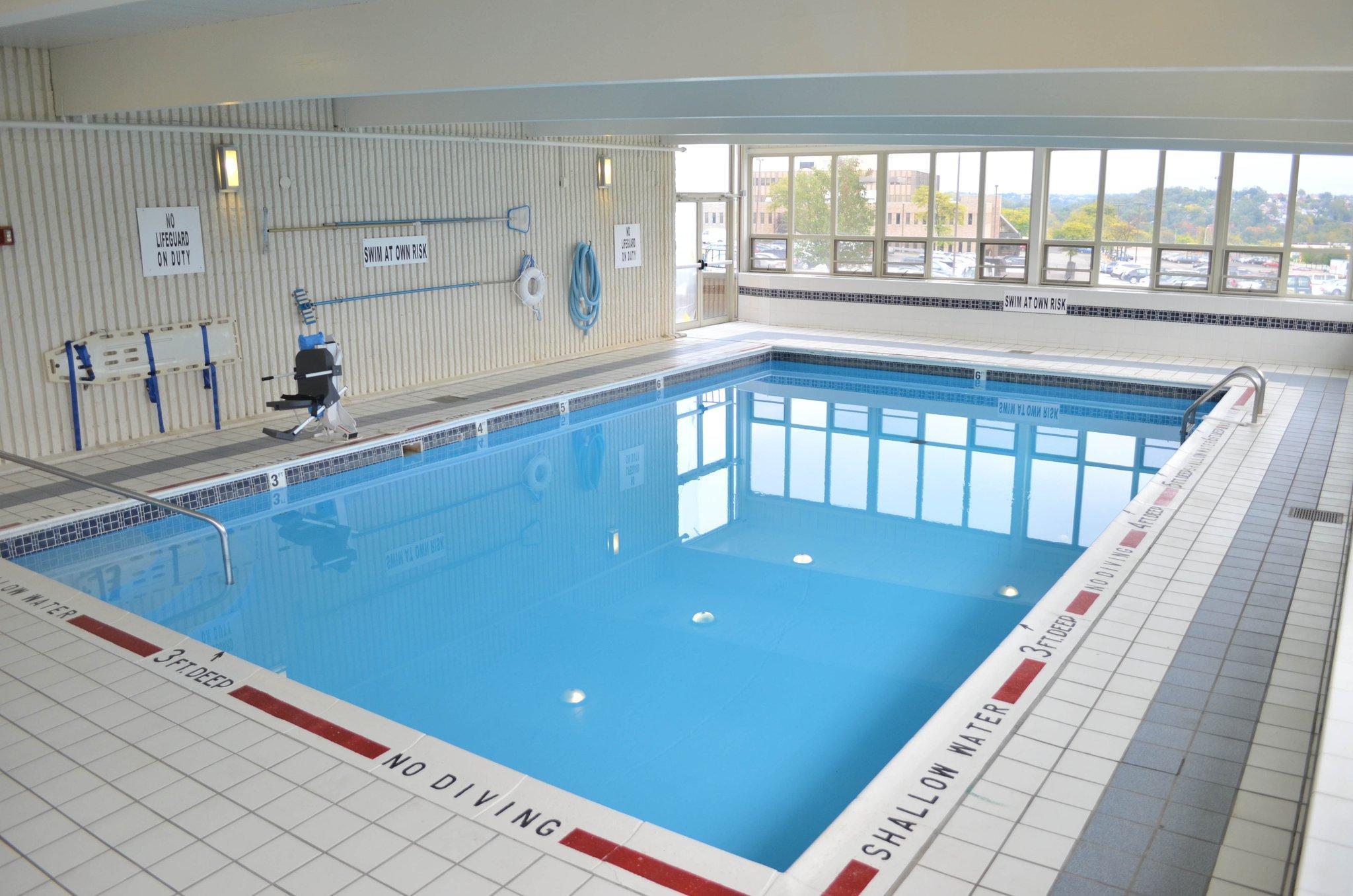 Holiday Inn Express Pittsburgh West - Greentree, An Ihg Hotel Crafton Buitenkant foto