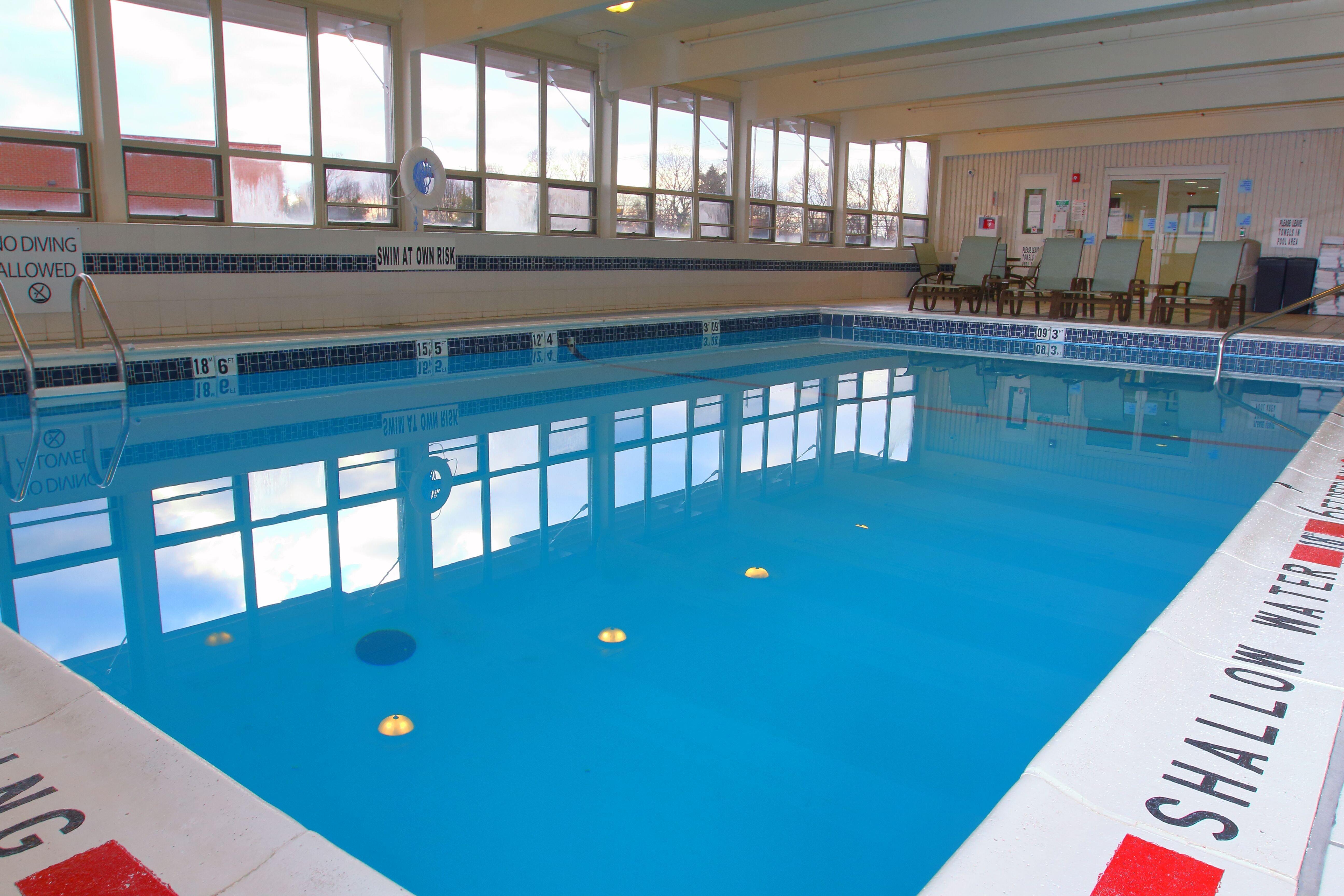 Holiday Inn Express Pittsburgh West - Greentree, An Ihg Hotel Crafton Buitenkant foto