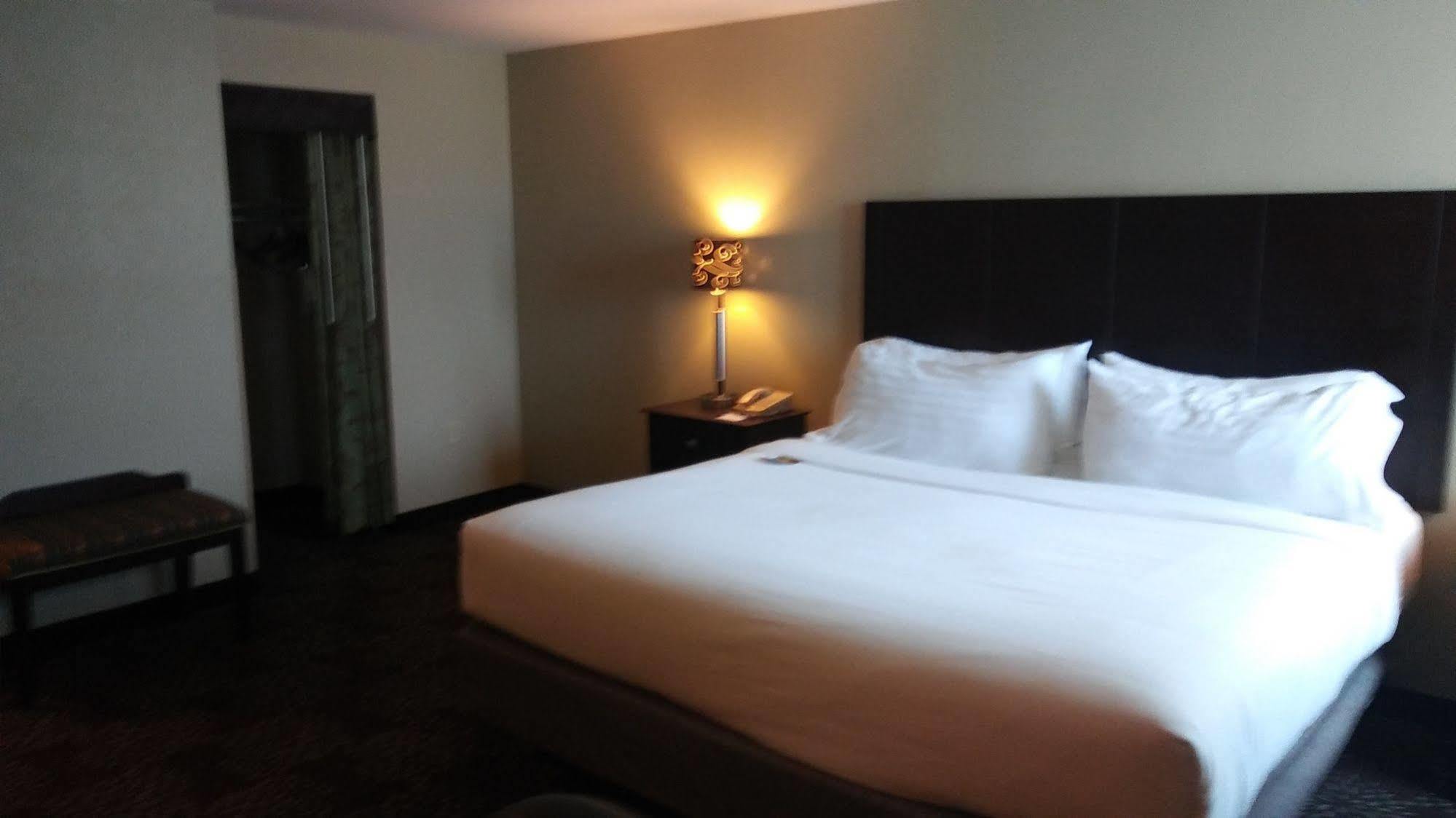 Holiday Inn Express Pittsburgh West - Greentree, An Ihg Hotel Crafton Buitenkant foto