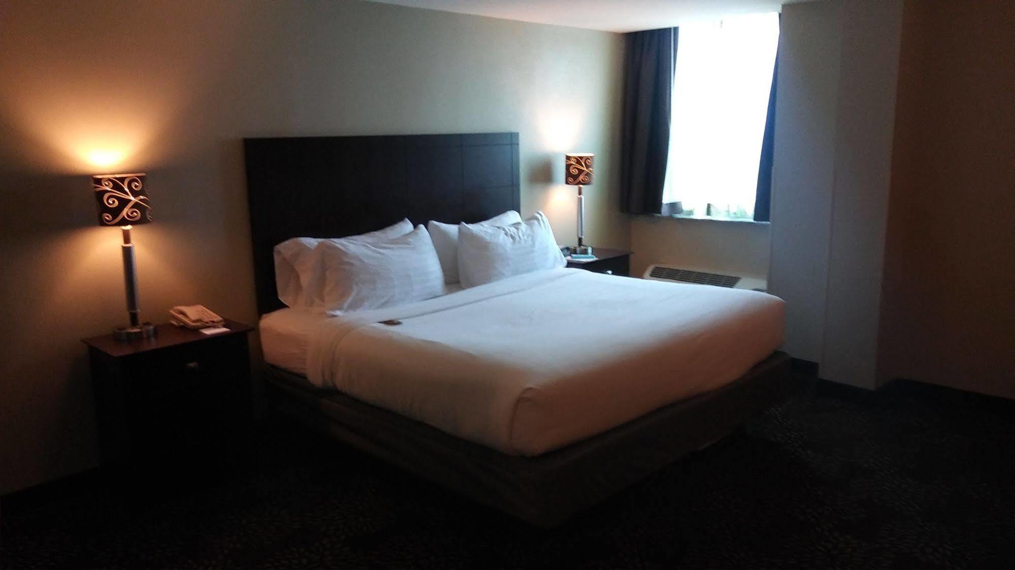 Holiday Inn Express Pittsburgh West - Greentree, An Ihg Hotel Crafton Buitenkant foto