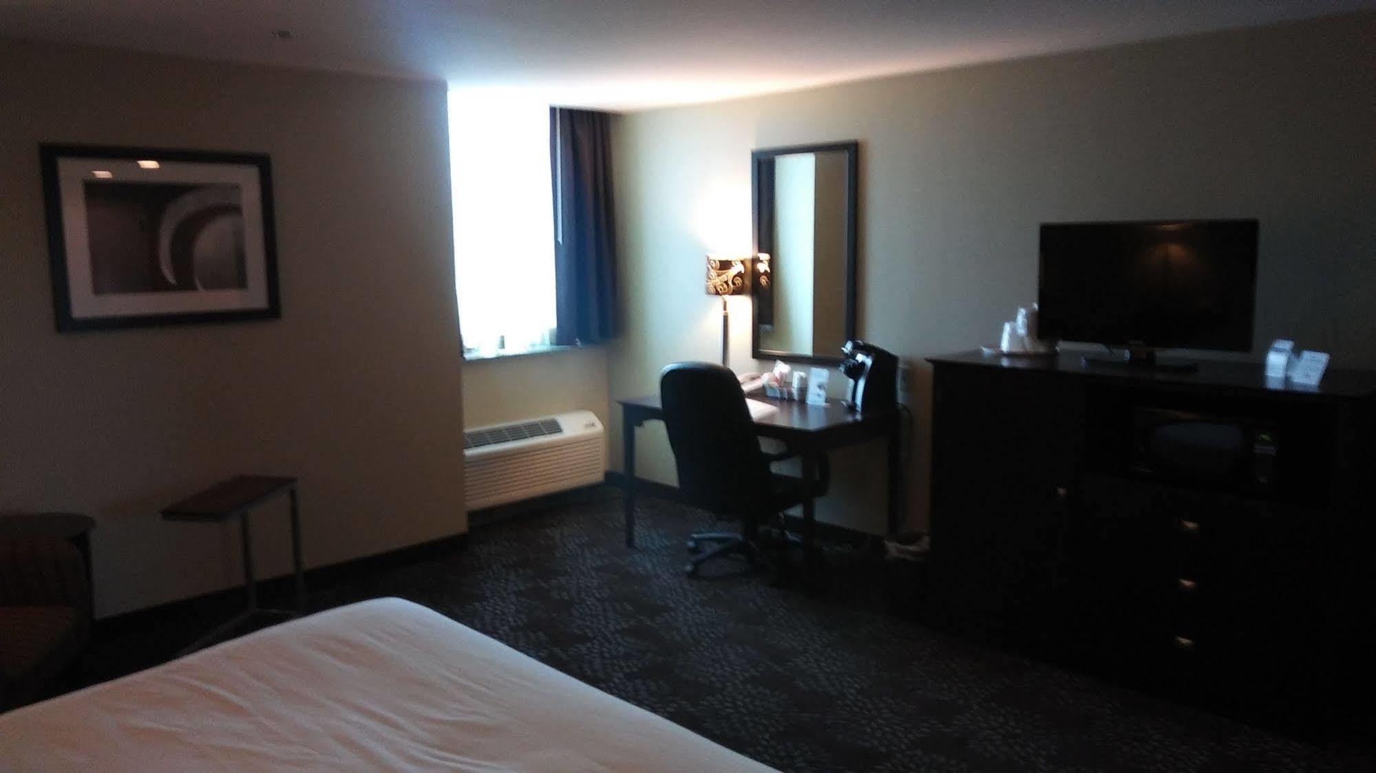 Holiday Inn Express Pittsburgh West - Greentree, An Ihg Hotel Crafton Buitenkant foto